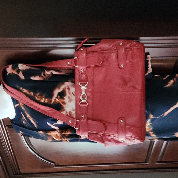 Beautiful red purse - Picture 3 of 11